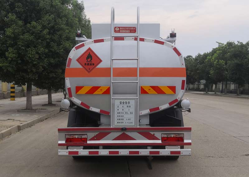 炎帝牌SZD5125GYY6C型運(yùn)油車(chē)