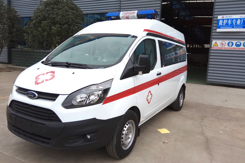新全順中軸柴油救護(hù)車(chē)