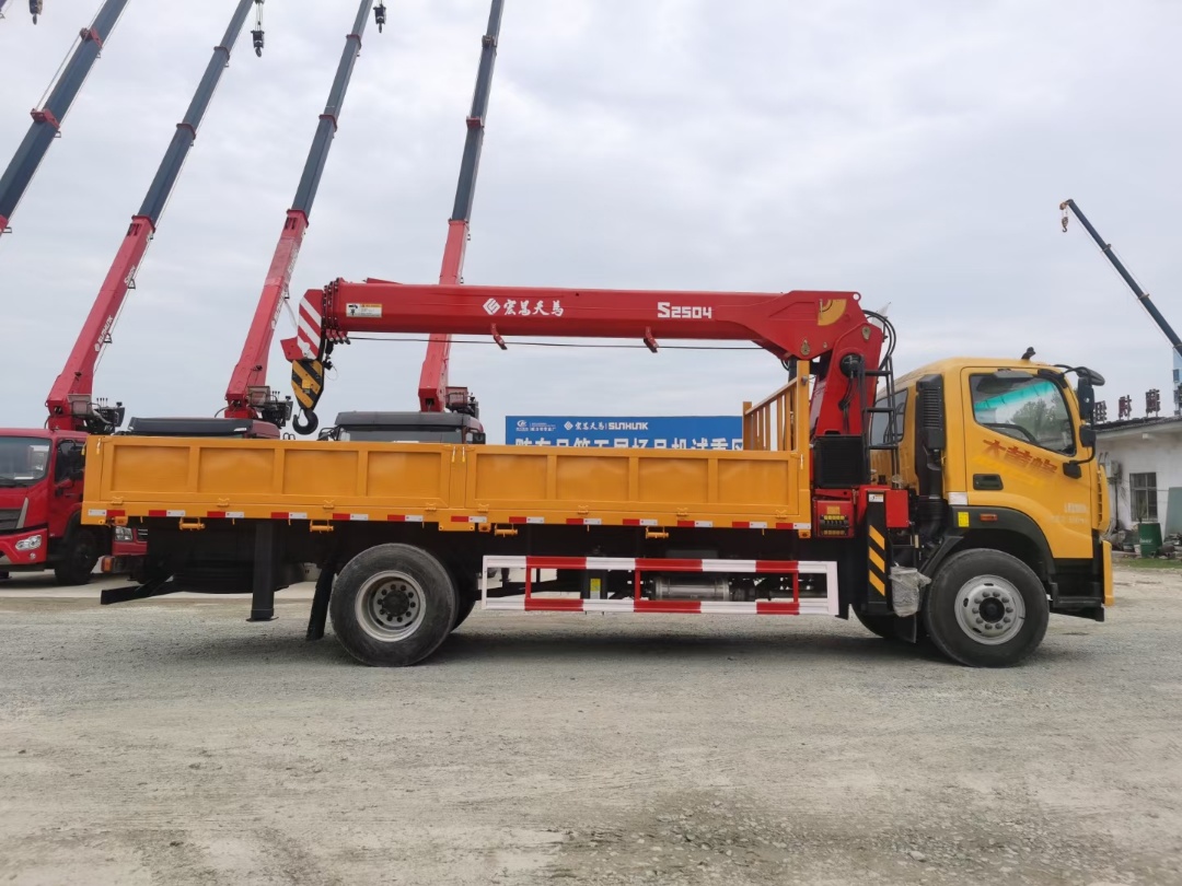 國六福田大黃蜂宏昌天馬10噸隨車吊